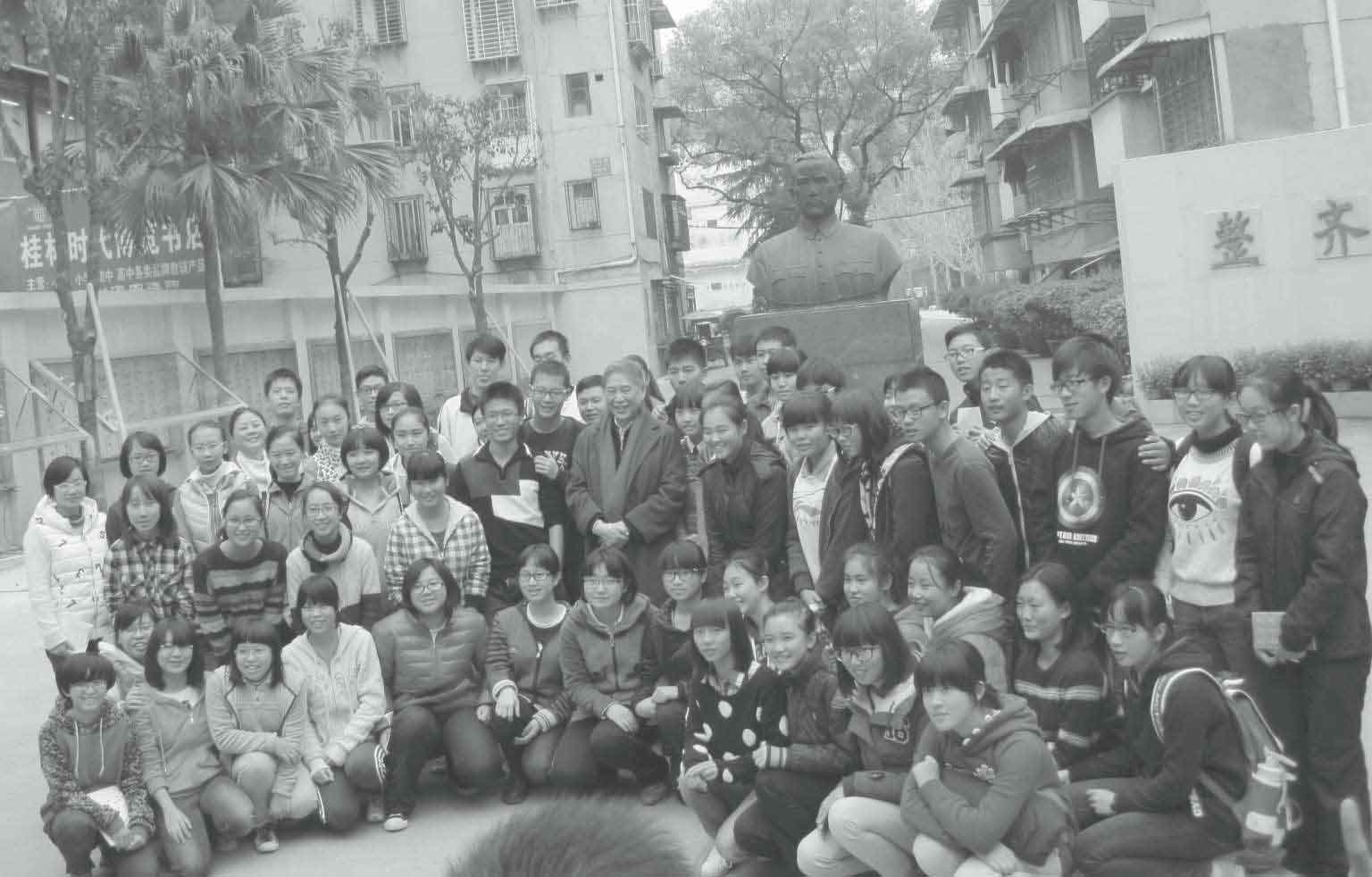 八千里路云和月