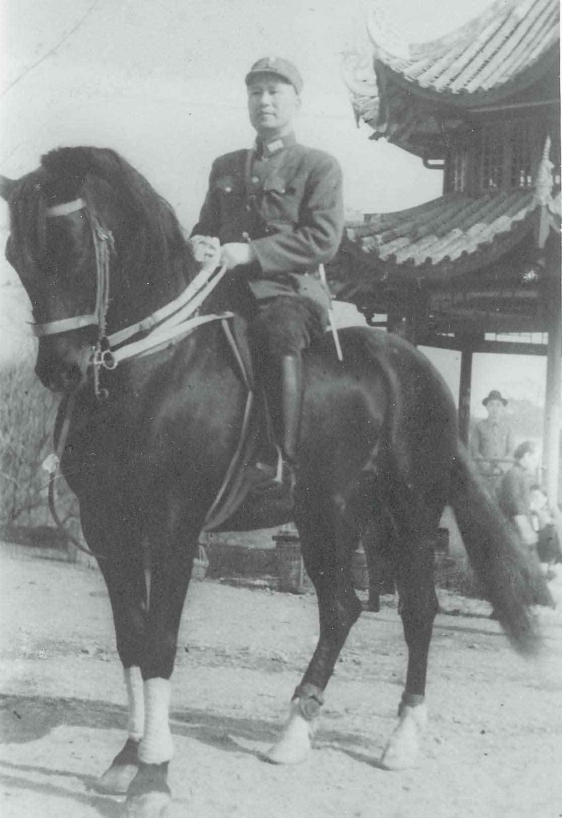 八千里路云和月