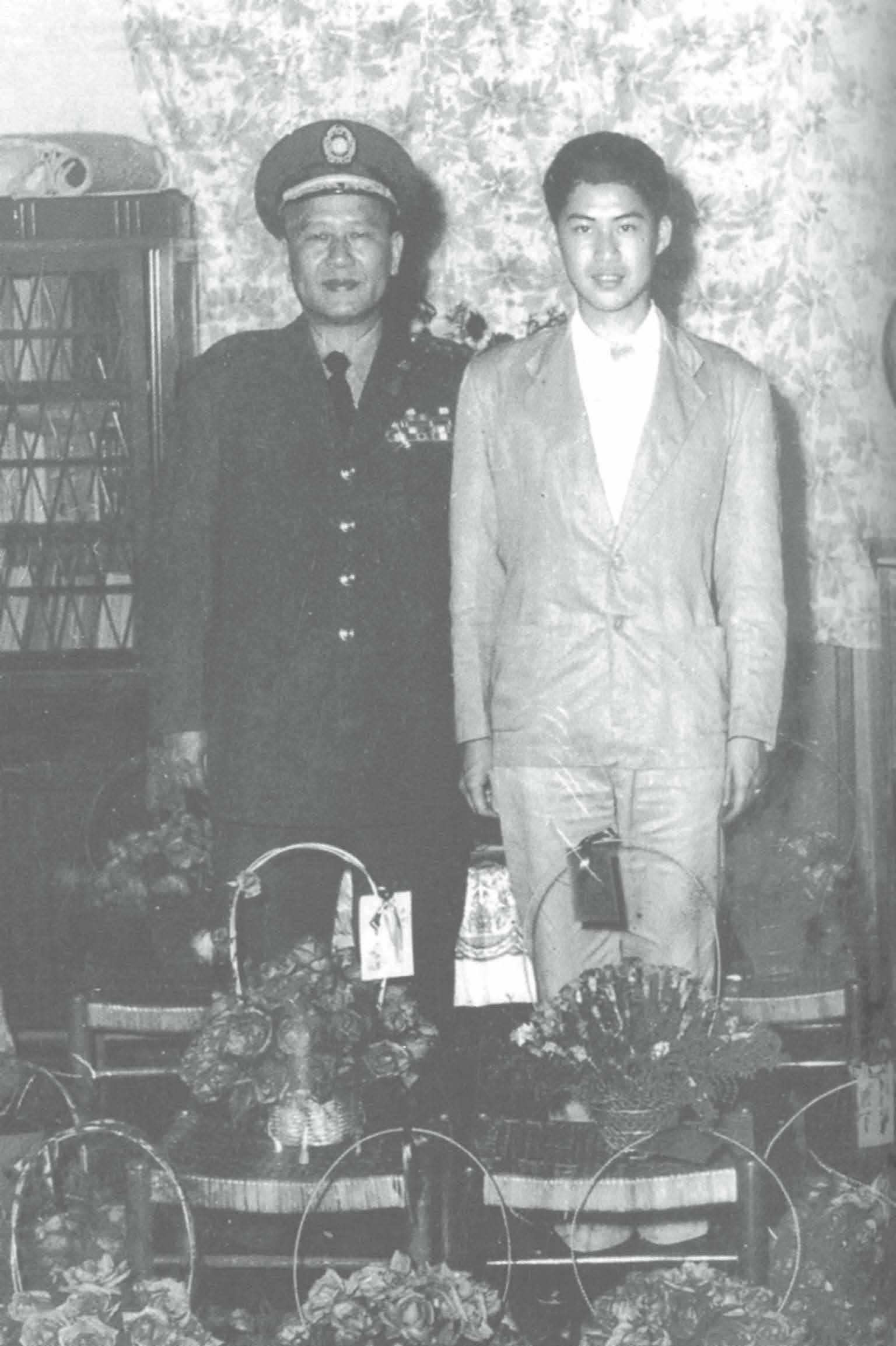 八千里路云和月