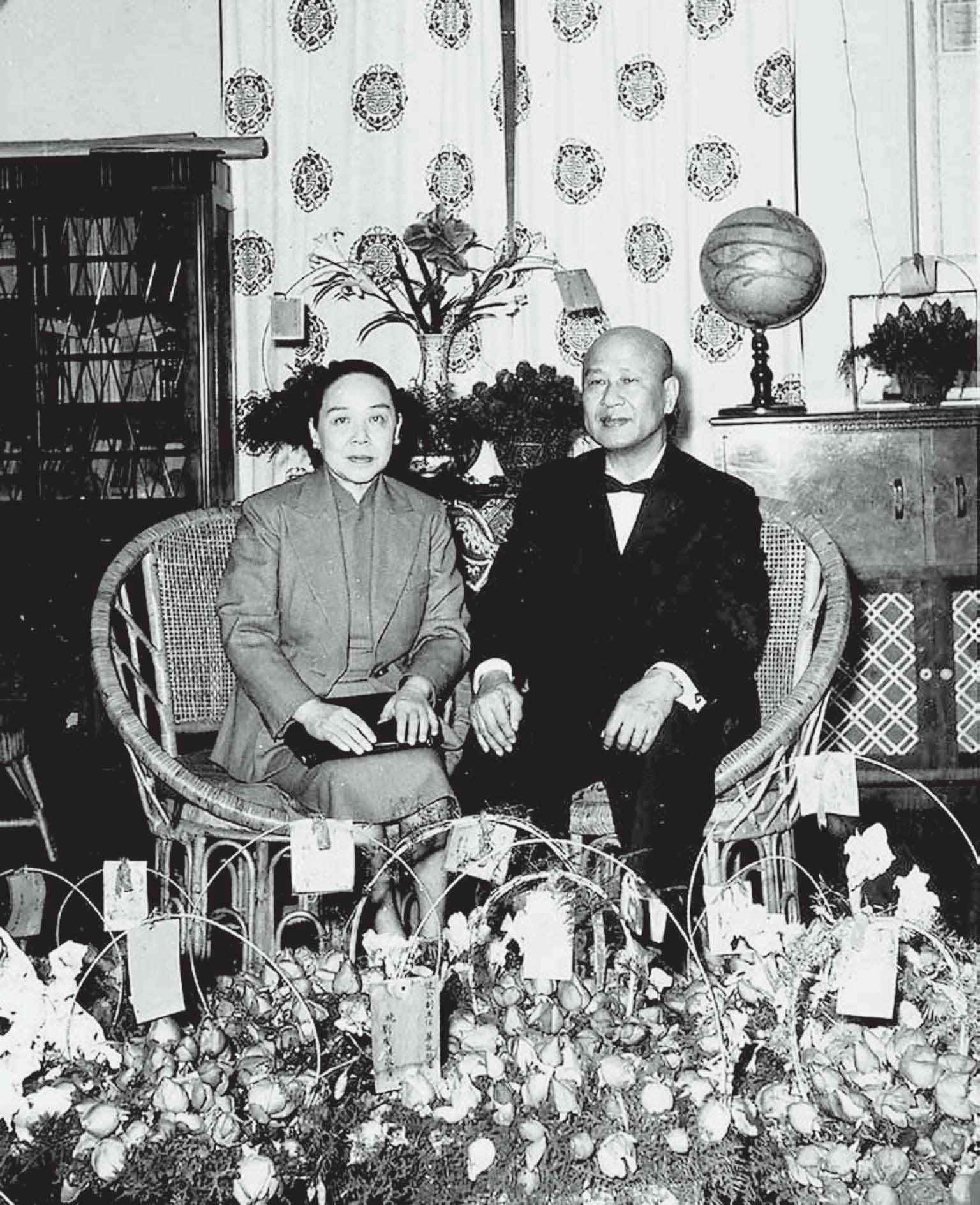 八千里路云和月