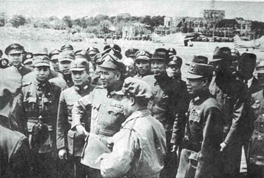 八千里路云和月